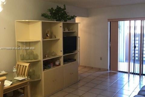Купить кондоминиум в Майами, Флорида 2 спальни, 92.9м2, № 1488425 - фото 1