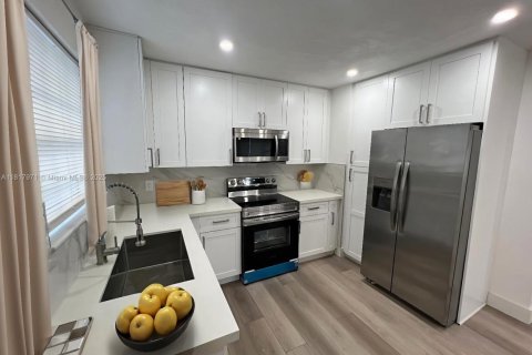 Casa en venta en Hollywood, Florida, 3 dormitorios, 118.73 m2 № 1774602 - foto 27