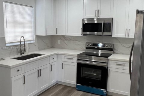 Casa en venta en Hollywood, Florida, 3 dormitorios, 118.73 m2 № 1774602 - foto 13
