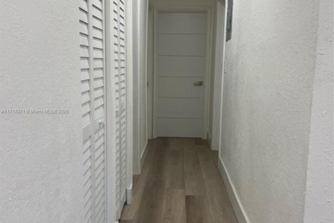 Casa en venta en Hollywood, Florida, 3 dormitorios, 118.73 m2 № 1774602 - foto 9