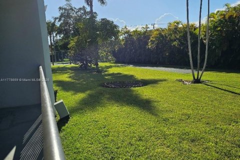 Copropriété à louer à Hallandale Beach, Floride: 2 chambres, 109.62 m2 № 1714591 - photo 27