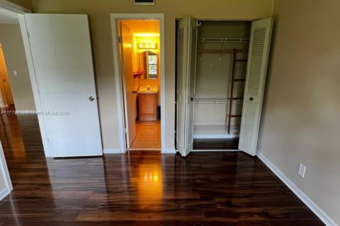 Copropriété à louer à Hallandale Beach, Floride: 2 chambres, 109.62 m2 № 1714591 - photo 3