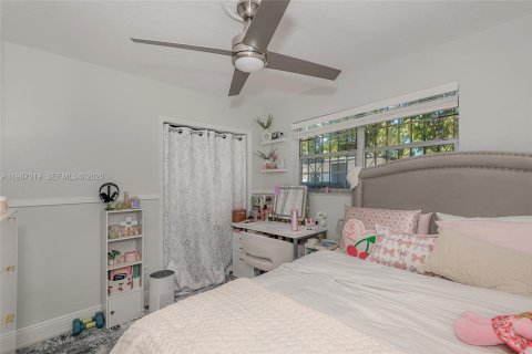 Casa en venta en Hollywood, Florida, 4 dormitorios, 164.99 m2 № 2049771 - foto 23