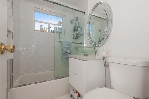 Casa en venta en Hollywood, Florida, 4 dormitorios, 164.99 m2 № 2049771 - foto 20