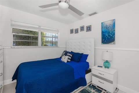 Casa en venta en Hollywood, Florida, 4 dormitorios, 164.99 m2 № 2049771 - foto 19