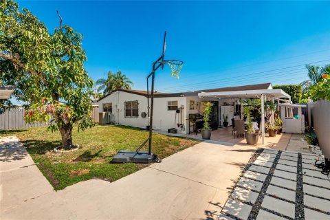 Casa en venta en Hollywood, Florida, 4 dormitorios, 164.99 m2 № 2049771 - foto 27