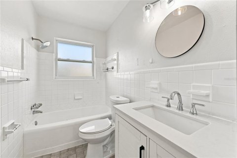 House in Saint Petersburg, Florida 3 bedrooms, 111.48 sq.m. № 2304754 - photo 20