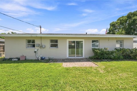 House in Saint Petersburg, Florida 3 bedrooms, 111.48 sq.m. № 2304754 - photo 26