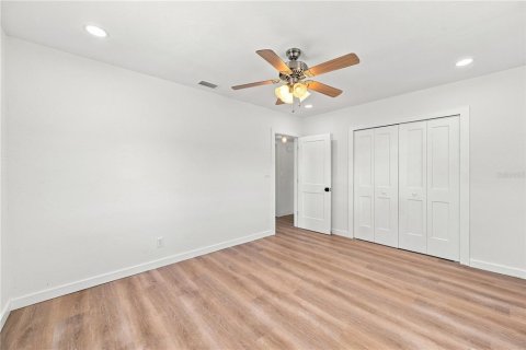 House in Saint Petersburg, Florida 3 bedrooms, 111.48 sq.m. № 2304754 - photo 19