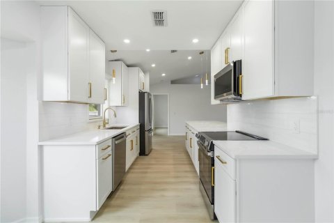 Casa en venta en North Port, Florida, 3 dormitorios, 130.34 m2 № 1806835 - foto 8