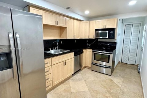 Снять в аренду квартиру в Бей-Харбор-Айлендс, Флорида 1 спальня, 83.89м2, № 1973908 - фото 7