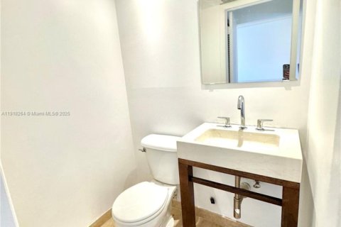 Снять в аренду квартиру в Бей-Харбор-Айлендс, Флорида 1 спальня, 83.89м2, № 1973908 - фото 8