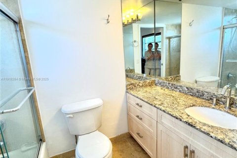 Снять в аренду квартиру в Бей-Харбор-Айлендс, Флорида 1 спальня, 83.89м2, № 1973908 - фото 12