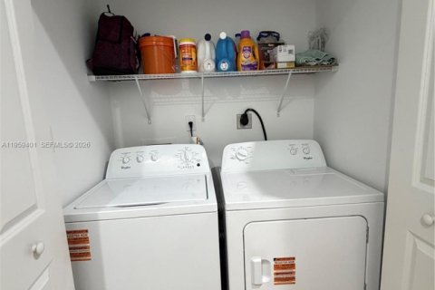 Villa ou maison à louer à Miami, Floride: 3 chambres № 2025551 - photo 7