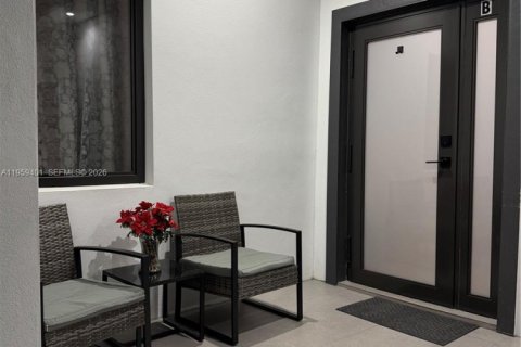 Villa ou maison à louer à Miami, Floride: 3 chambres № 2025551 - photo 2