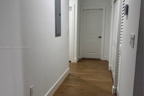 Villa ou maison à louer à Miami, Floride: 3 chambres № 2025551 - photo 6