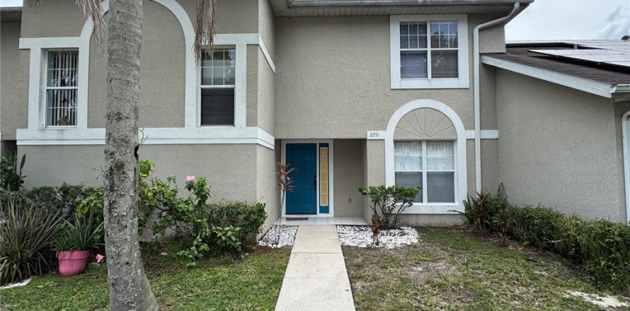Adosado en Kissimmee, Florida 3 dormitorios, 135.64 m2 № 1906734