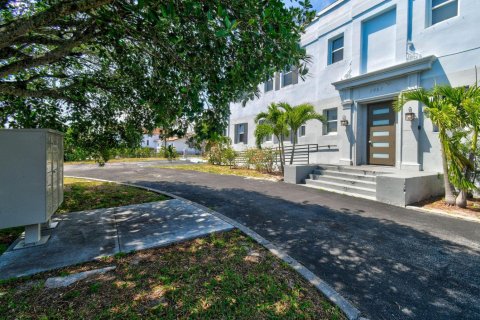 Immobilier commercial à West Palm Beach, Floride № 2253268
