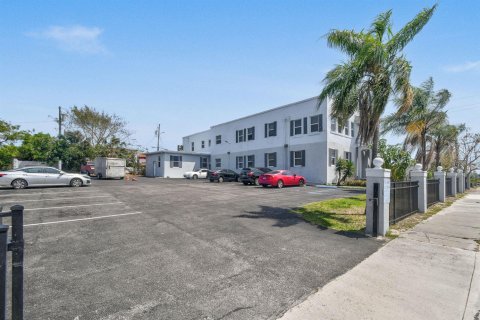 Immobilier commercial à vendre à West Palm Beach, Floride № 2253268 - photo 2
