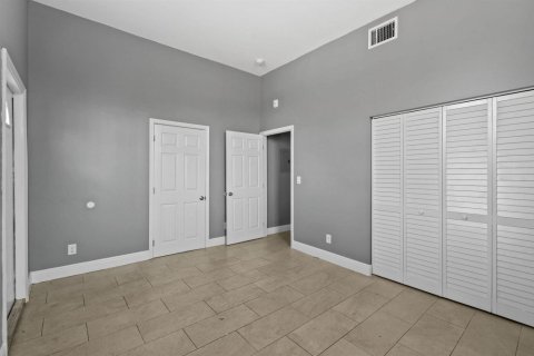 Immobilier commercial à vendre à West Palm Beach, Floride № 2253268 - photo 8