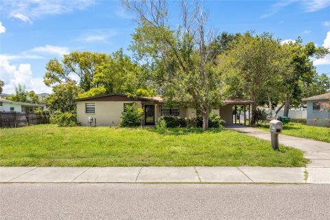 House in Tampa, Florida 2 bedrooms, 121.05 sq.m. № 1815239 - photo 4