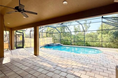House in Tampa, Florida 4 bedrooms, 345.41 sq.m. № 2237100 - photo 11
