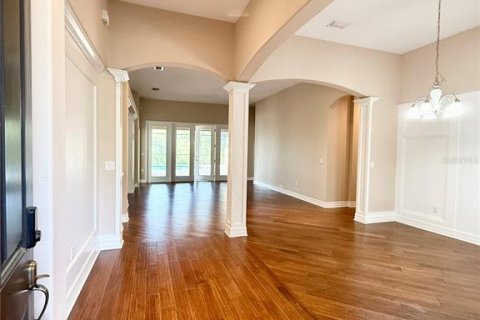 House in Tampa, Florida 4 bedrooms, 345.41 sq.m. № 2237100 - photo 2
