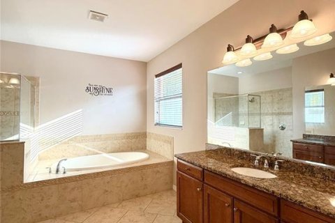 House in Tampa, Florida 4 bedrooms, 345.41 sq.m. № 2237100 - photo 10