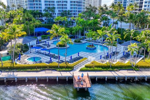 Condo in Aventura, Florida, 3 bedrooms № 2065808 - photo 4