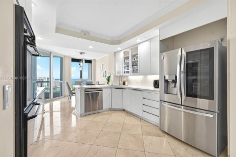 Condo in Aventura, Florida, 3 bedrooms № 2065808 - photo 14