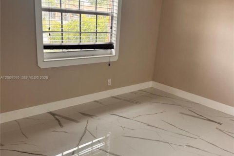 House in Palm Beach Gardens, Florida 3 bedrooms, 99.22 sq.m. № 2074971 - photo 6