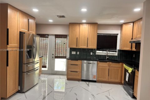 House in Palm Beach Gardens, Florida 3 bedrooms, 99.22 sq.m. № 2074971