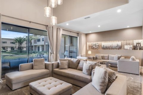 Touwnhouse à vendre à Kissimmee, Floride: 3 chambres, 203.92 m2 № 2266723 - photo 4