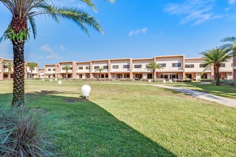 Touwnhouse à vendre à Kissimmee, Floride: 3 chambres, 203.92 m2 № 2266723 - photo 7