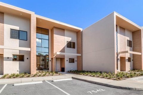 Touwnhouse à vendre à Kissimmee, Floride: 3 chambres, 203.92 m2 № 2266723 - photo 2