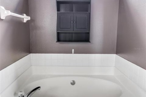 House in Palm Coast, Florida 4 bedrooms, 174.47 sq.m. № 1903426 - photo 25