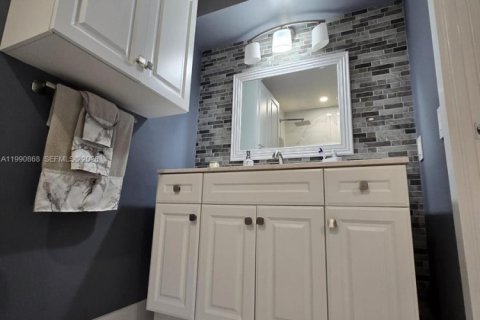 Touwnhouse à vendre à Miami, Floride: 3 chambres, 123.47 m2 № 2058127 - photo 16