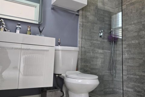 Touwnhouse à vendre à Miami, Floride: 3 chambres, 123.47 m2 № 2058127 - photo 13