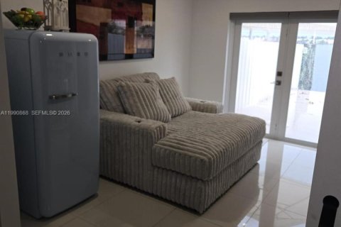 Touwnhouse à vendre à Miami, Floride: 3 chambres, 123.47 m2 № 2058127 - photo 10