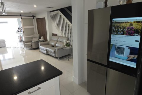 Touwnhouse à vendre à Miami, Floride: 3 chambres, 123.47 m2 № 2058127 - photo 6