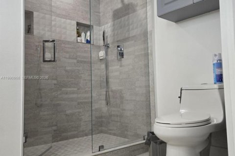 Touwnhouse à vendre à Miami, Floride: 3 chambres, 123.47 m2 № 2058127 - photo 22