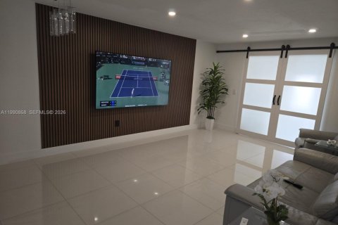 Touwnhouse à vendre à Miami, Floride: 3 chambres, 123.47 m2 № 2058127 - photo 2