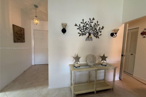 Condo in Greenacres, Florida, 2 bedrooms  № 1978135 - photo 3