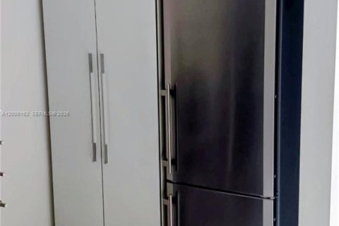 Купить кондоминиум в Ки-Бискейн, Флорида 1 комната, 72.09м2, № 2068122 - фото 3