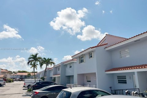 Townhouse in Sweetwater, Florida 2 bedrooms, 76.64 sq.m. № 1937153 - photo 11