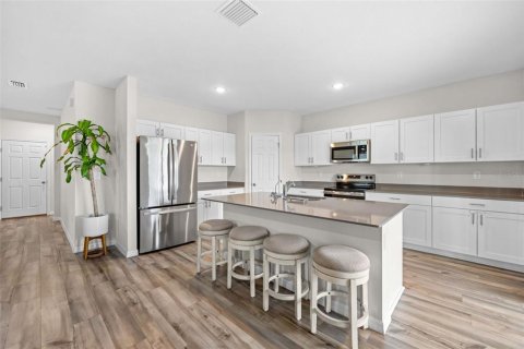 Villa ou maison à vendre à Wesley Chapel, Floride: 5 chambres, 229.47 m2 № 2388531 - photo 13