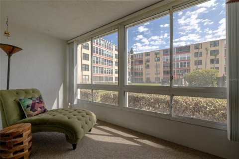 Condo in Daytona Beach, Florida, 2 bedrooms  № 1743284 - photo 18