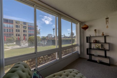 Condo in Daytona Beach, Florida, 2 bedrooms  № 1743284 - photo 20