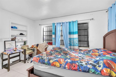 Casa en venta en North Miami Beach, Florida, 2 dormitorios, 133.31 m2 № 2035602 - foto 8