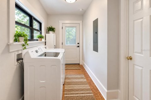 House in Winter Park, Florida 3 bedrooms, 121.14 sq.m. № 2391477 - photo 11